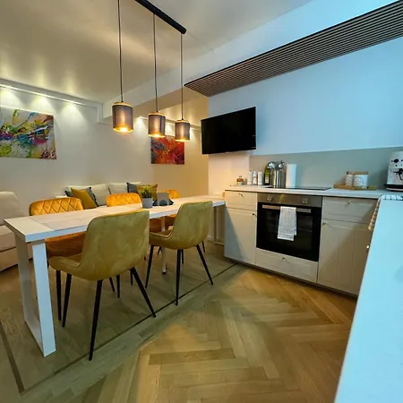 Direkt Am Karlsplatz - Stachus 70 Qm Mit 2 Schlafzimmer Mila Apartment Munich