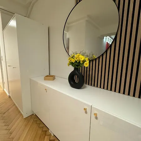 Direkt Am Karlsplatz - Stachus 70 Qm Mit 2 Schlafzimmer Mila Apartment *