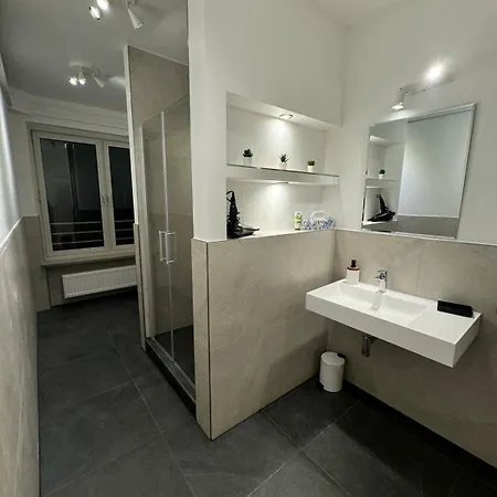 Apartment Direkt Am Karlsplatz - Stachus 70 Qm Mit 2 Schlafzimmer Mila *