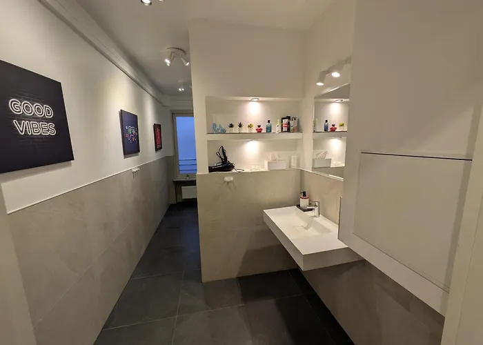 Place Direkt Am Karlsplatz - Stachus 70 Qm Mit 2 Schlafzimmer Mila * Münih